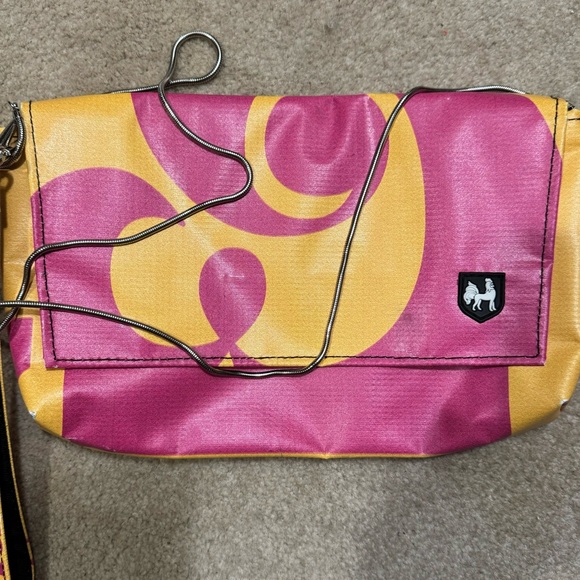 Cute upcycled envelope style purse - Picture 3 of 10